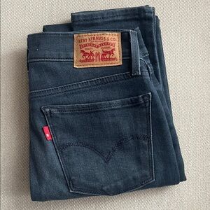 Levi's 710 Super Skinny | Dark Wash | Size 25
